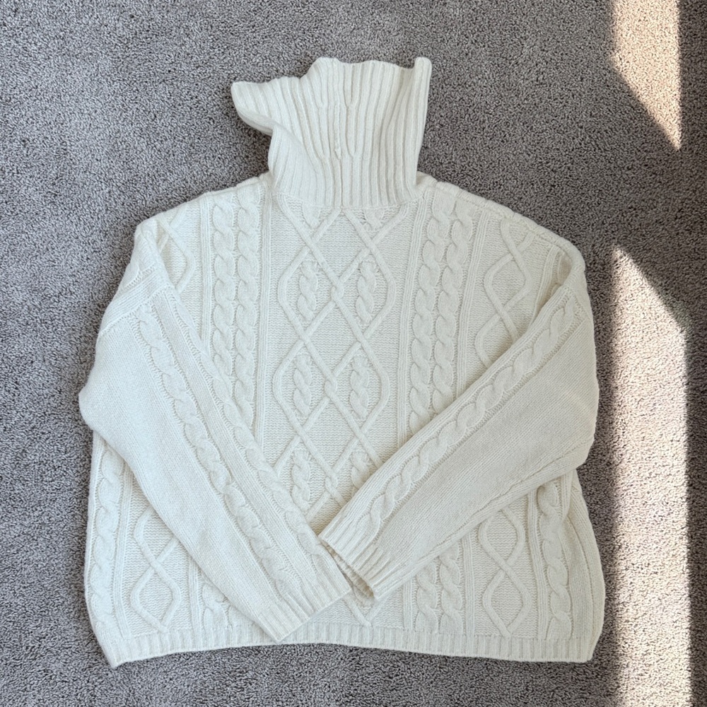 Abercrombie & Fitch Cream Cable Knit Turtleneck Sweater